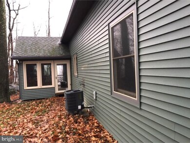 7175 Corning Rd, Zionsville, PA 18092 - photo 3