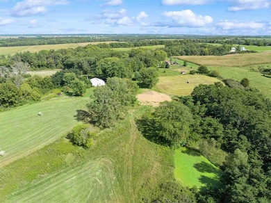 19523 V Ave, Columbus Junction, IA 52738 - photo 4