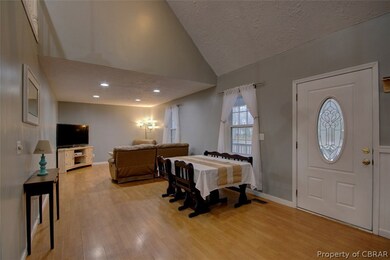 Living Room/Dining Area