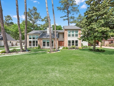 There's a nice long driveway to the detached garag
