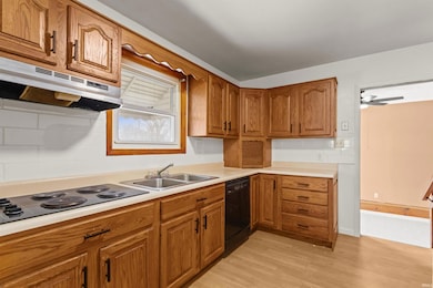 2137 N Waugh St, Kokomo, IN 46901 - photo 7