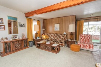 There's so many options for furniture placement in