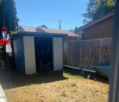 247 SE Oar Ave, Lincoln City, OR 97367 - photo 2