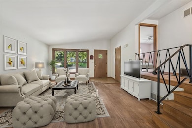 1004 S Grove Ave, Barrington, IL 60010 - photo 2