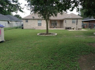 318 Austin St, Weslaco, TX 78596 - photo 2