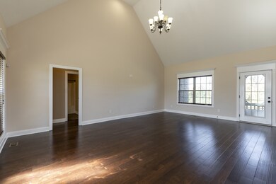 503 Apple Blossom Trail, Shelbyville, TN 37160 - photo 5