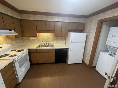 3537 Ivy Commons Dr unit 302, Raleigh, NC 27606 - photo 4