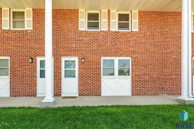 101 Pipestone St unit 2, Brandon, SD 57005 - photo 3