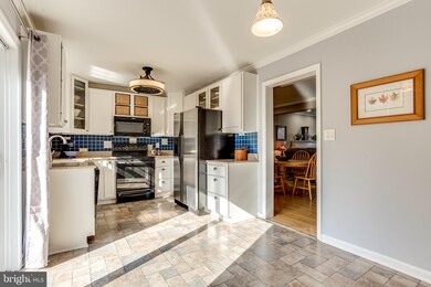 5839 Richardson Mews Square, Halethorpe, MD 21227 - photo 4