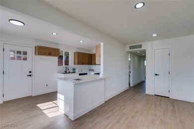 5128 Mountain View Dr, Las Vegas, NV 89146 - photo 6