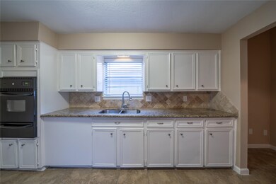 2106 Winter Bay Ln, Houston, TX 77088 - photo 2