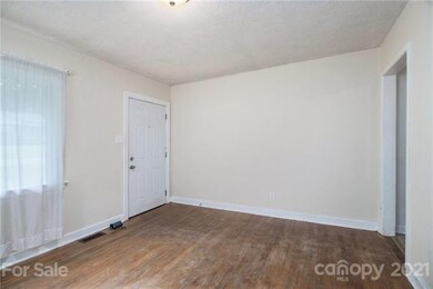 3417 Living Room and Entry