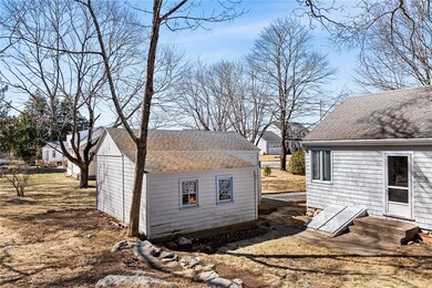 11 Hubbard St, Westerly, RI 02891 - photo 5