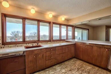 95 Allview Dr SW, Cedar Rapids, IA 52404 - photo 7