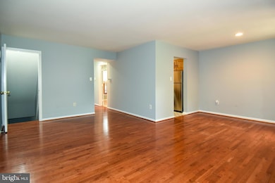 14 Fenceline Dr, Gaithersburg, MD 20878 - photo 5