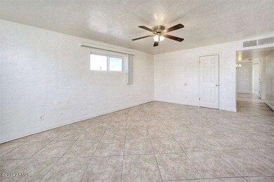 23RD AVE FAMILY ROOM