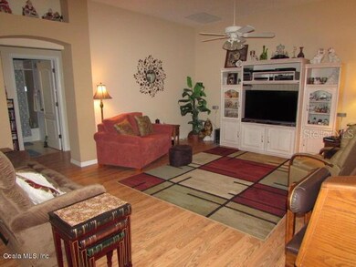 2985 Hillside Ln, The Villages, FL 32162 - photo 3
