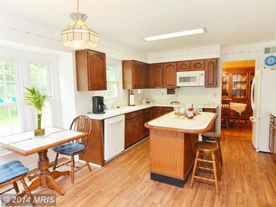 13467 Stream Valley Dr, Chantilly, VA 20151 - photo 2