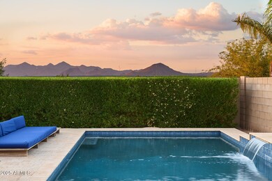 Saddleback and Red Mountain Views