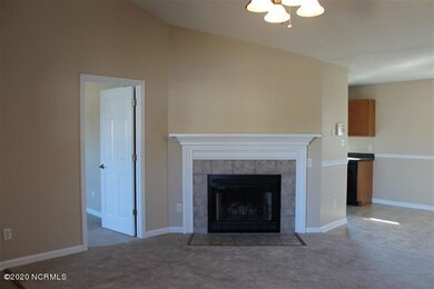 165 Settlers Cir, Jacksonville, NC 28546 - photo 6