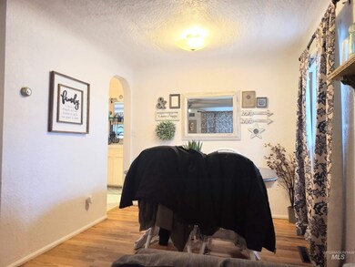 708 S Diamond St, Nampa, ID 83686 - photo 4