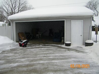 1214 Greenway St, La Porte, IN 46350 - photo 4