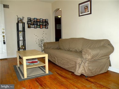 301 Mckinley Ave, Reading, PA 19605 - photo 6