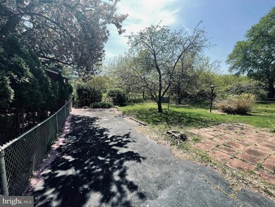 815 S Woodlynn Rd, Essex, MD 21221 - photo 6