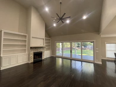 104 Peacock St, Bell Buckle, TN 37020 - photo 5