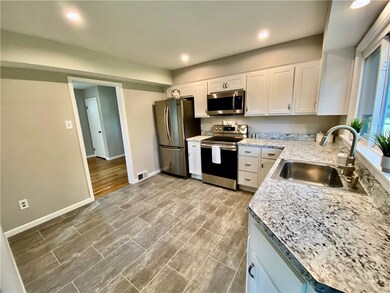 3018 Midland Dr, Erie, PA 16506 - photo 4