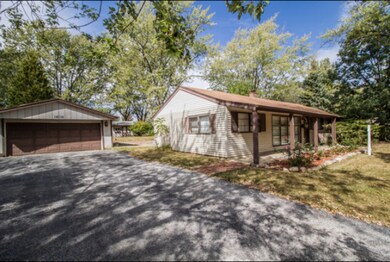 18110 Thomas Ln, Country Club Hills, IL 60478 - photo 2