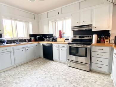 518 2nd St SE, Jamestown, ND 58401 - photo 3