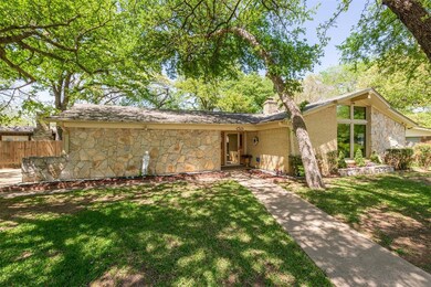 133 Oakhurst Dr, Bedford, TX 76022 - photo 2