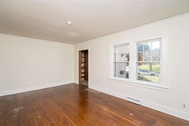 2111 38th St, Des Moines, IA 50310 - photo 5