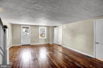 318 S 5th St, Lemoyne, PA 17043 - photo 5