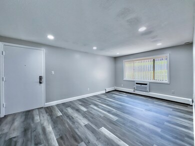 70 Union St unit 12, Methuen, MA 01844 - photo 2