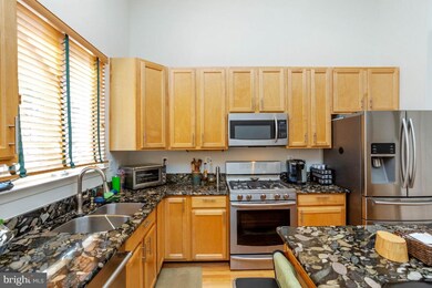 2516 Woodrow Wilson Dr, Herndon, VA 20171 - photo 7