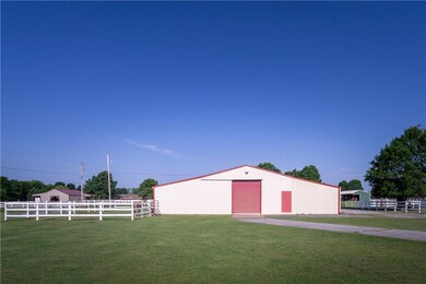 Barn/shop