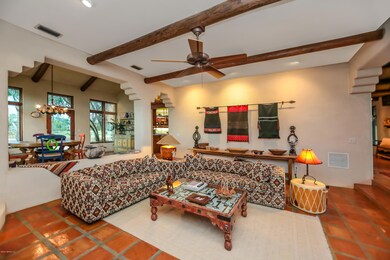 Family-room-wooden-beams