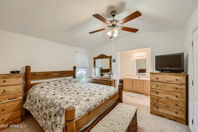 18 Primary Bedroom