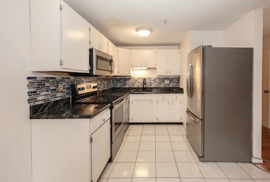 915 Elmwood Dr, Hudson, NH 03051 - photo 6