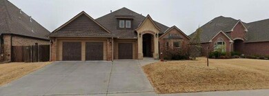 701 Lindsey Ln, Moore, OK 73160 - photo 2