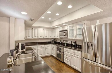 Via Camello Del Sur Kitchen 3