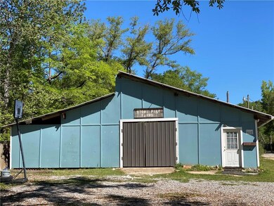 2000 square foot barn.