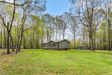 709 Weatherby Ln, Greensboro, NC 27406 - photo 4