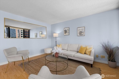 Royal Crest unit 2505, Seattle, WA 98121 - photo 5