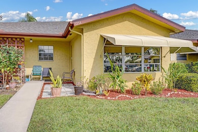 1734 Lakefront Blvd unit B, Fort Pierce, FL 34982 - photo 2