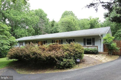 10510 Unity Ln, Potomac, MD 20854 - photo 3