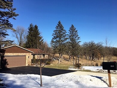 1210 Surrey Ln, Algonquin, IL 60102 - photo 2