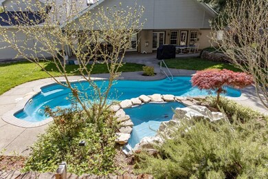 380 Pair A Dice Ranch Rd, Jacksonville, OR 97530 - photo 2